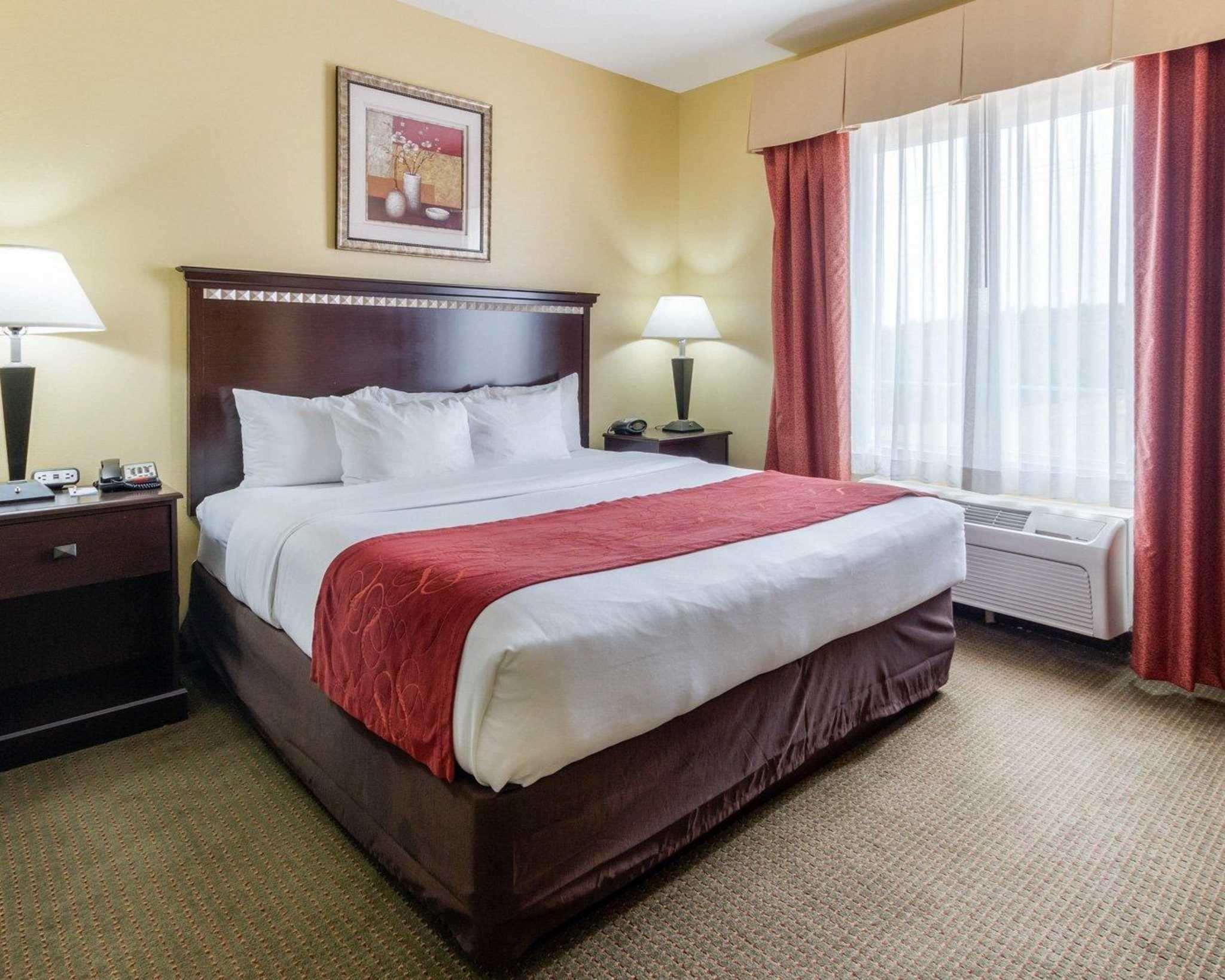 Comfort Suites Palestine Εξωτερικό φωτογραφία