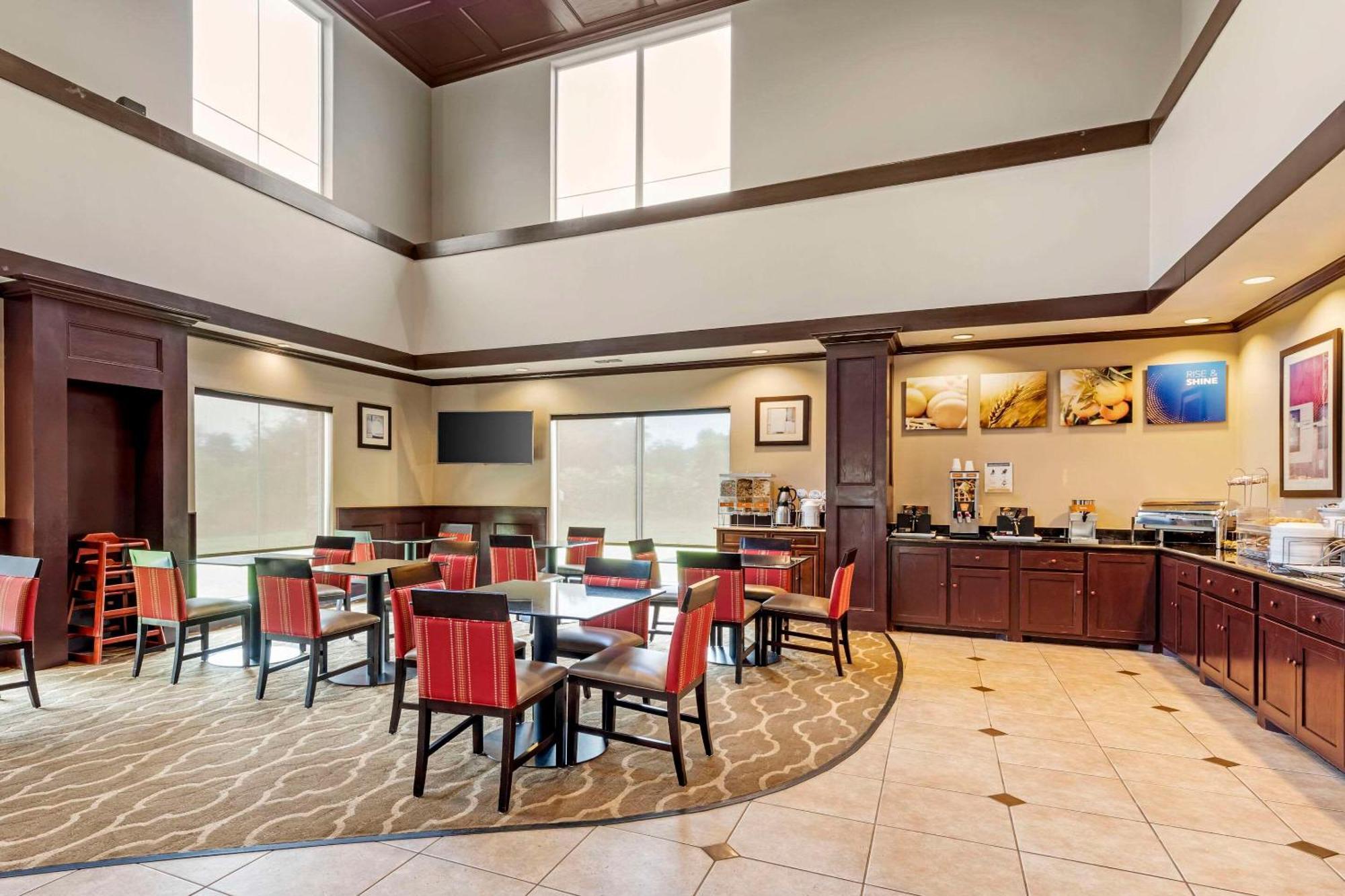 Comfort Suites Palestine Εξωτερικό φωτογραφία
