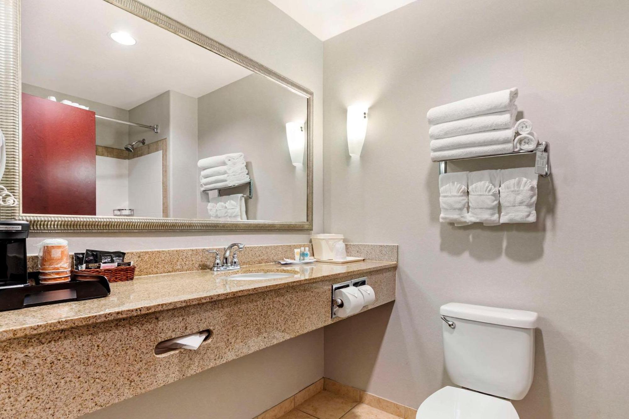 Comfort Suites Palestine Εξωτερικό φωτογραφία