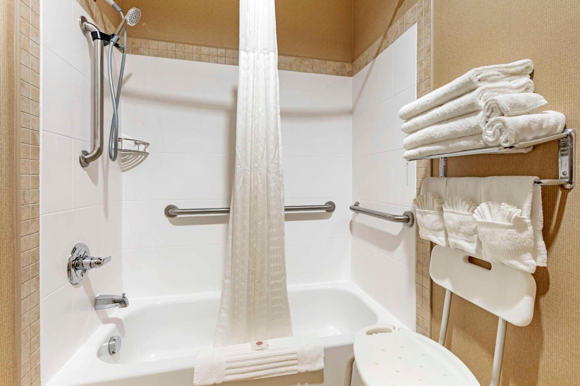 Comfort Suites Palestine Εξωτερικό φωτογραφία