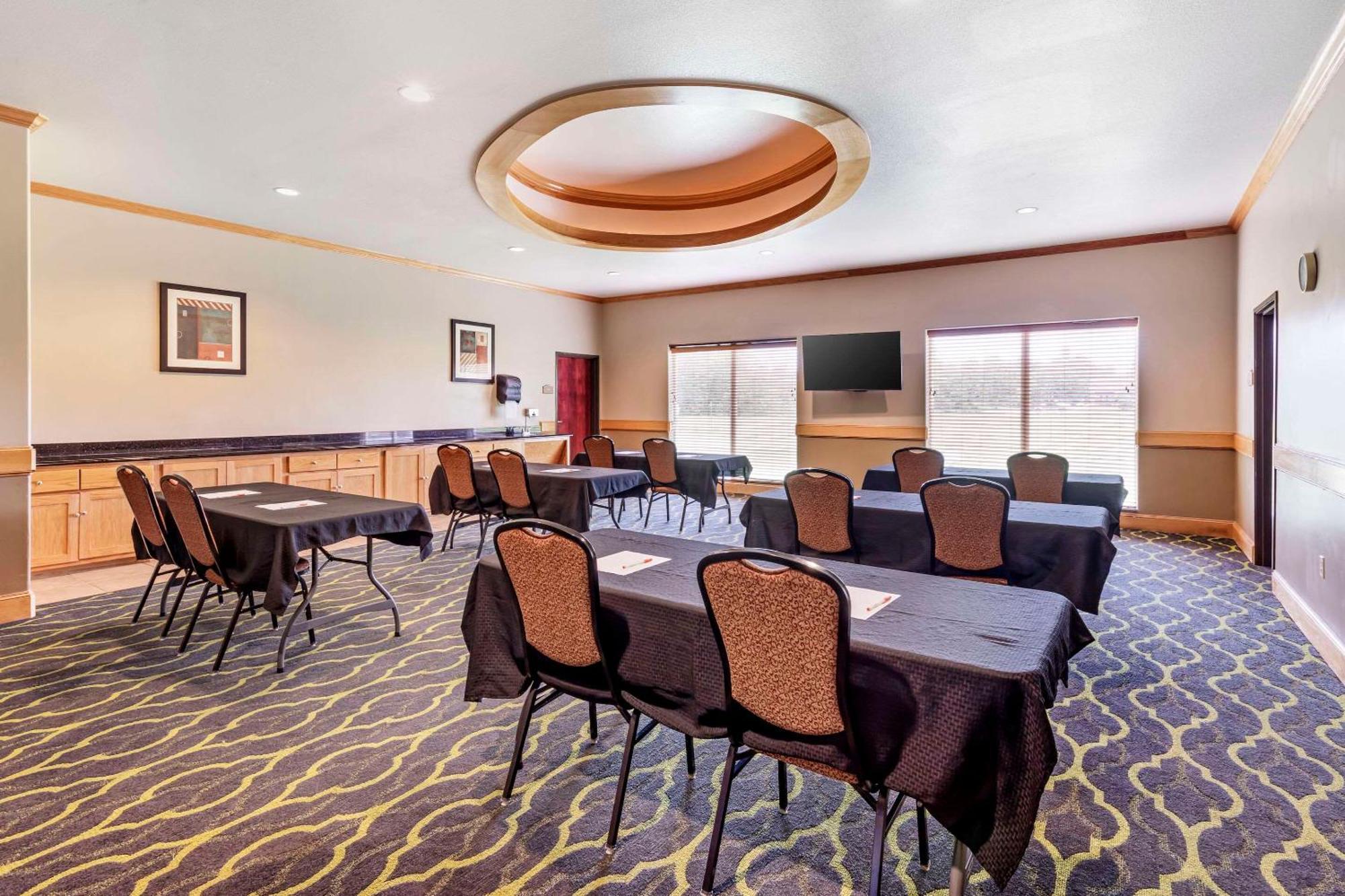 Comfort Suites Palestine Εξωτερικό φωτογραφία