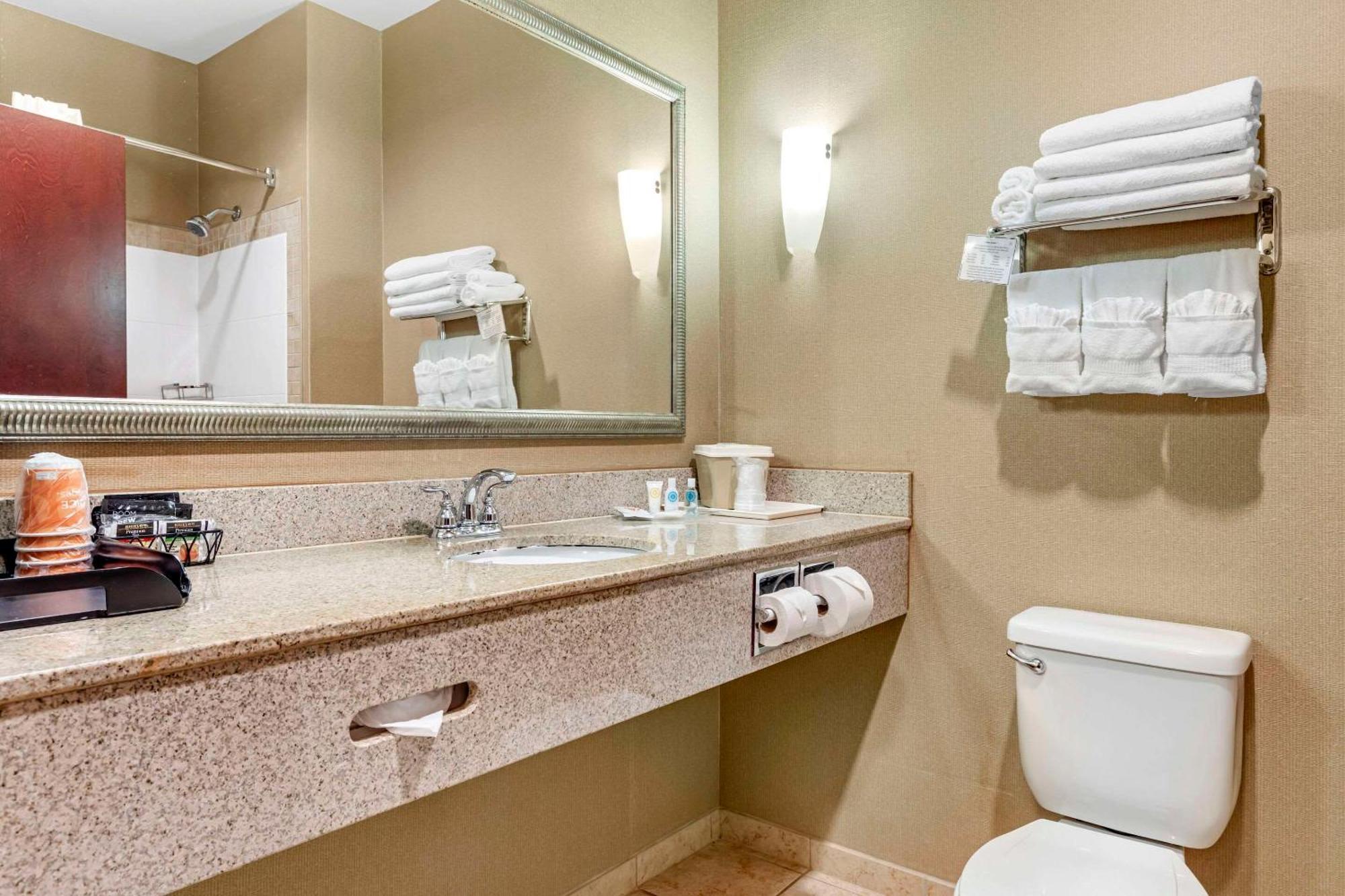 Comfort Suites Palestine Εξωτερικό φωτογραφία