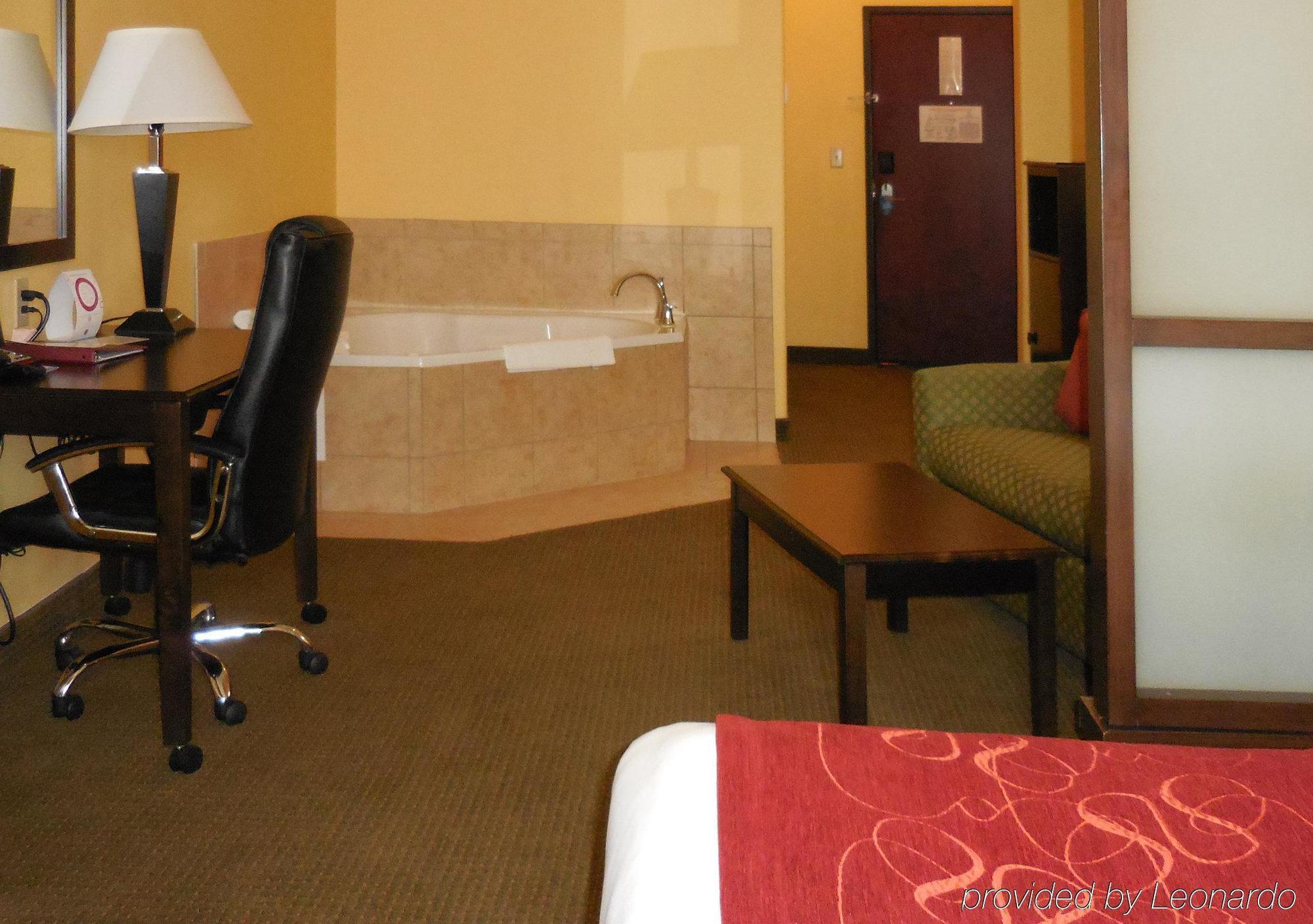 Comfort Suites Palestine Εξωτερικό φωτογραφία