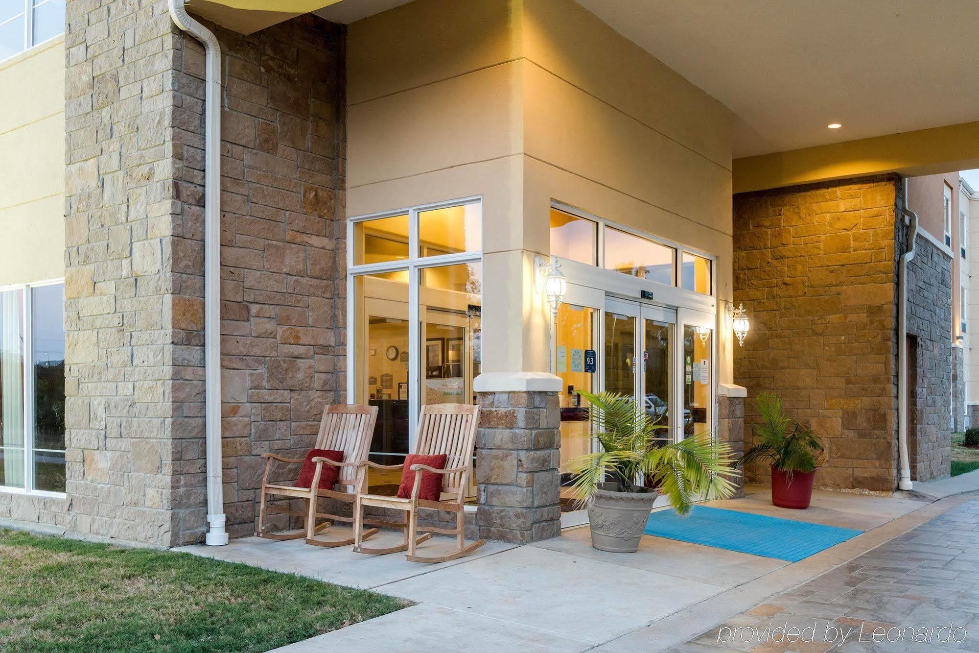 Comfort Suites Palestine Εξωτερικό φωτογραφία