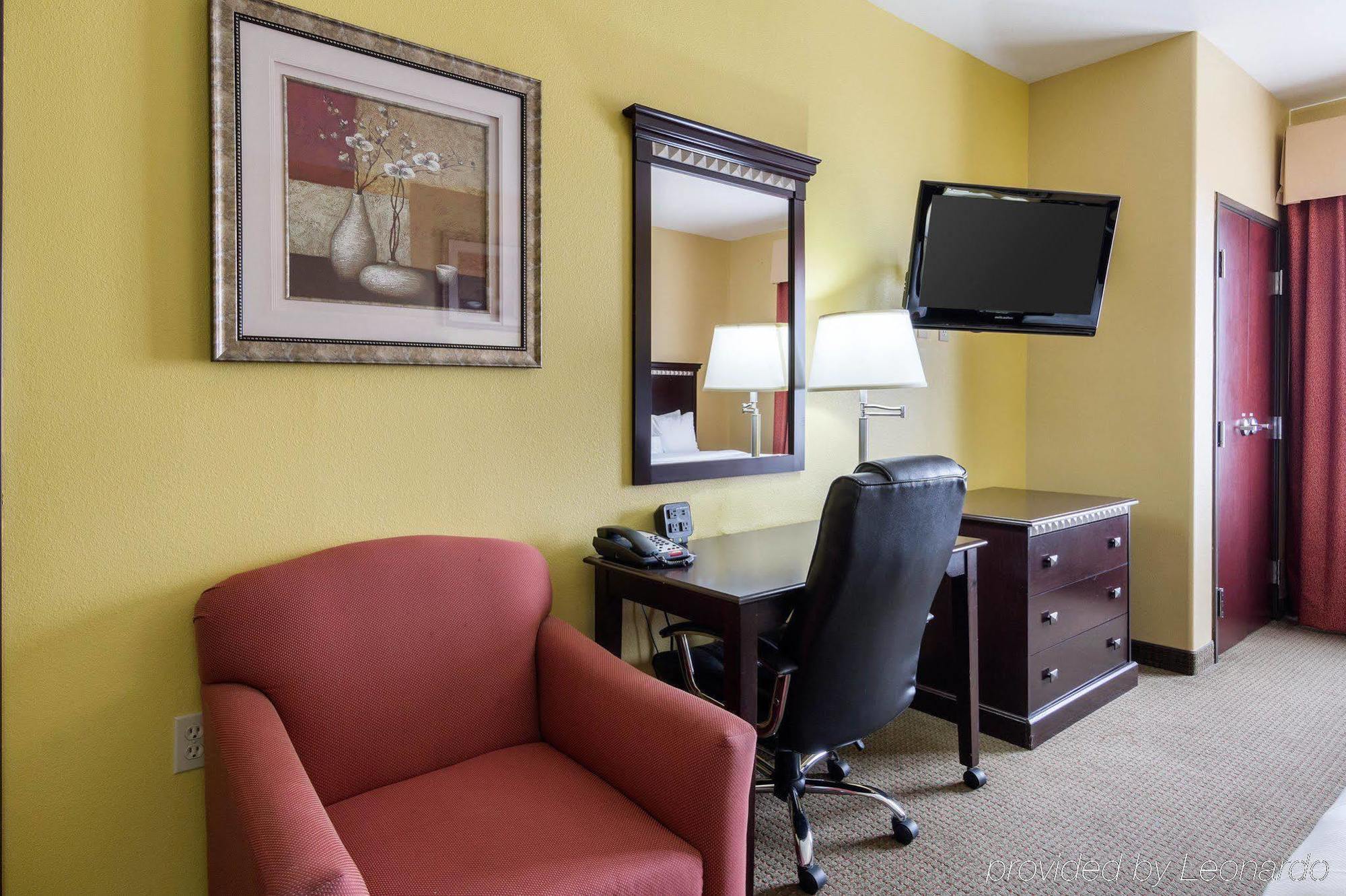 Comfort Suites Palestine Εξωτερικό φωτογραφία