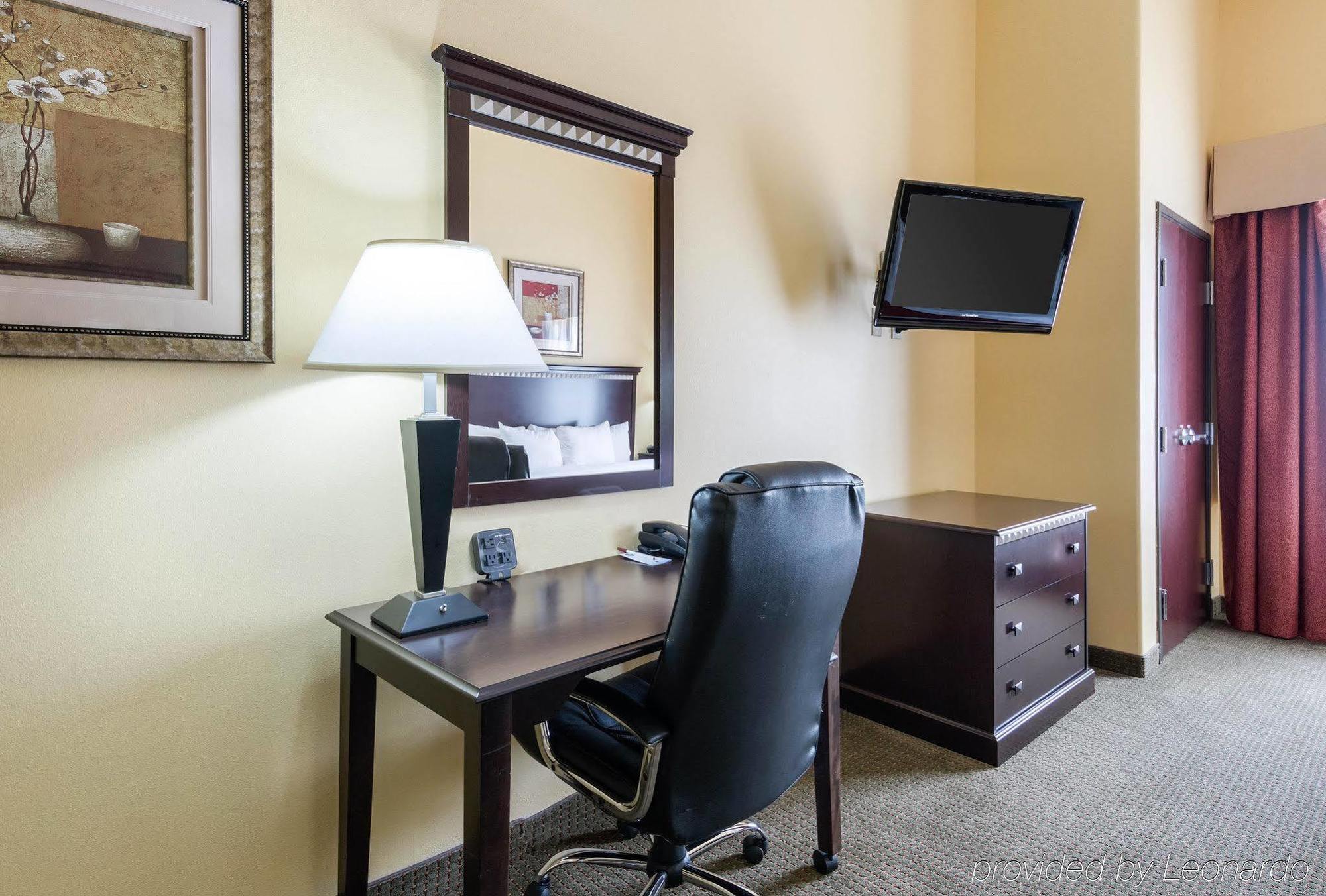 Comfort Suites Palestine Εξωτερικό φωτογραφία